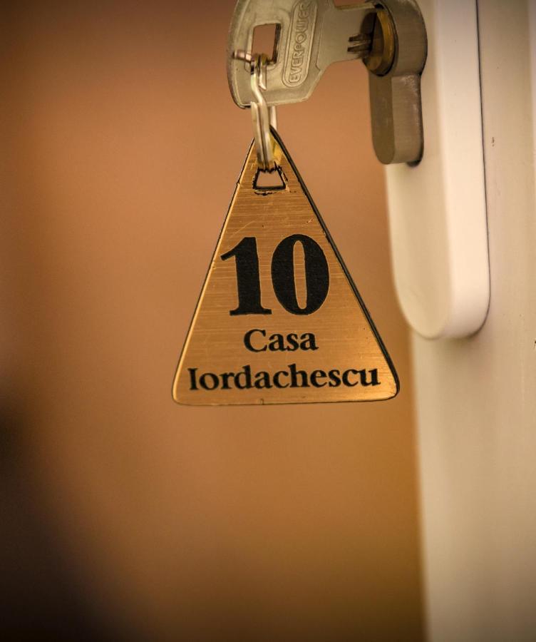 Hotel Casa Iordachescu Două Mai Exterior foto